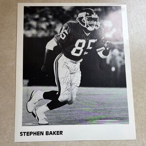 Stephen Baker NY Giants Signed Football Photo 8.5x11.5